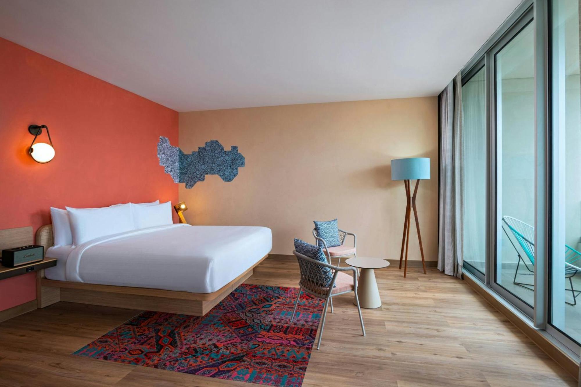 Hotel Aloft Playa Del Carmen Esterno foto A room at the hotel