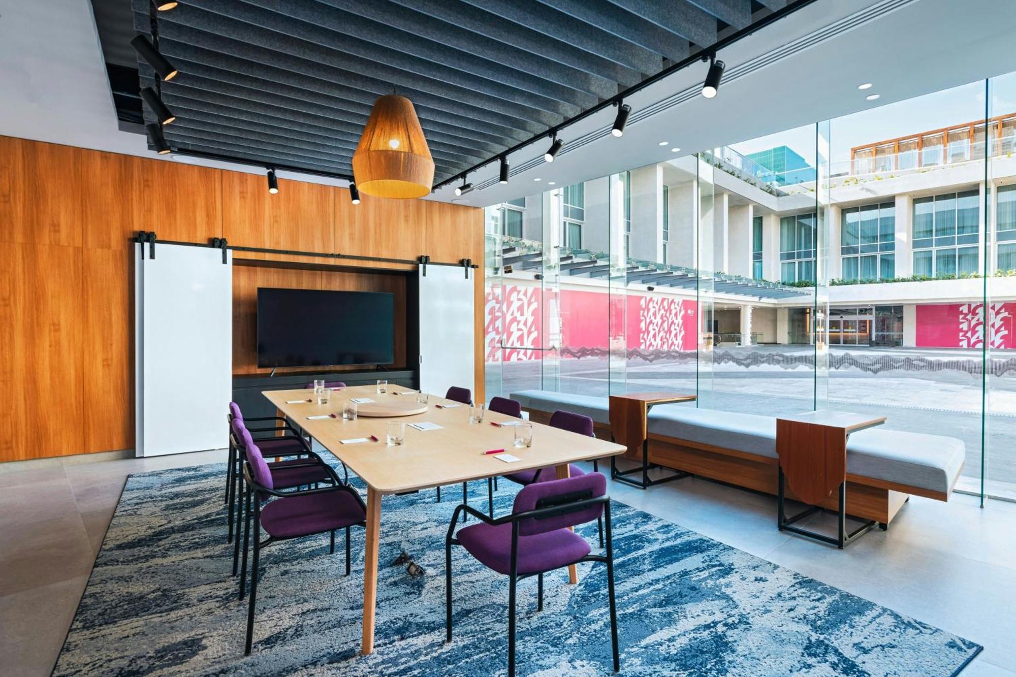 Hotel Aloft Playa Del Carmen Esterno foto The Atrium