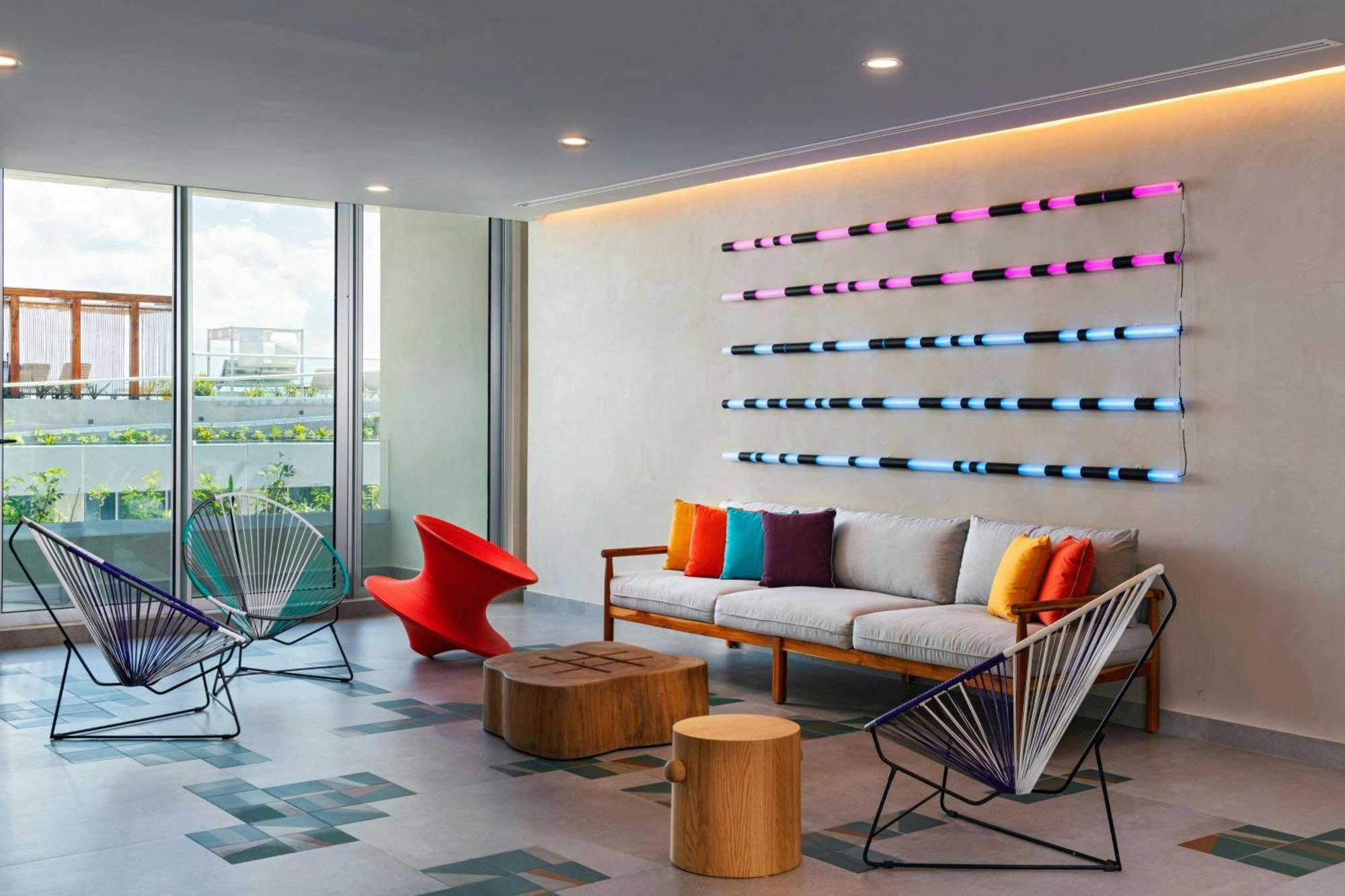 Hotel Aloft Playa Del Carmen Esterno foto